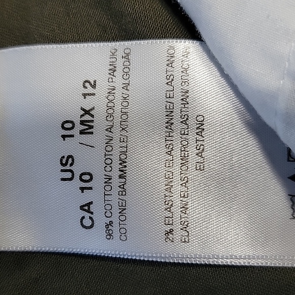 Dockers Size 10 Dark Olive Green Bermuda Length Chino Shorts, Gently Used - Picture 11 of 11